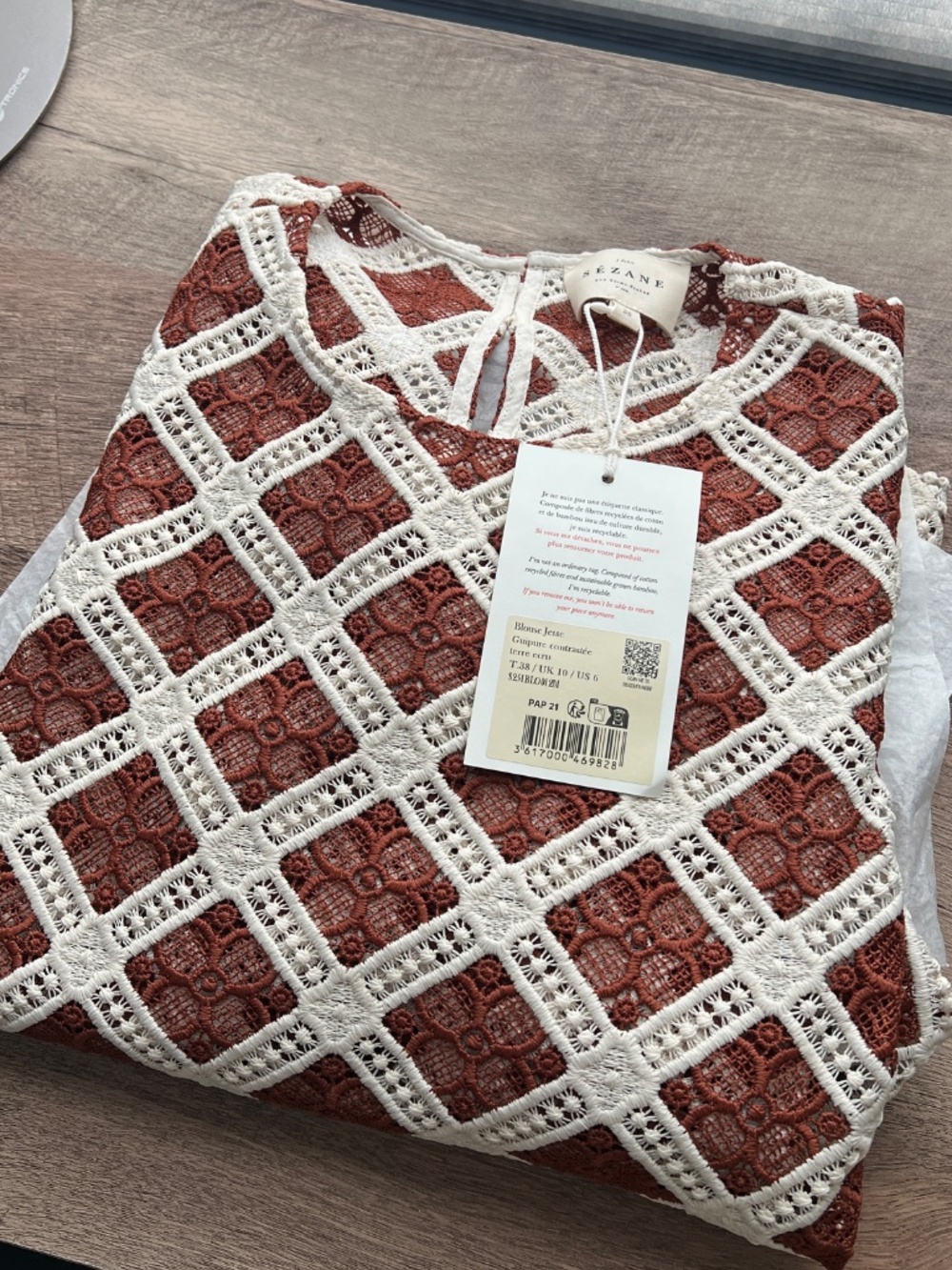 Sezane Jesse Blouse in Contrasting Guipure Earth Ecru, Size 6 - Picture 5 of 5